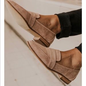 Roolee Logan Loafers in blush velvet (worn once!)